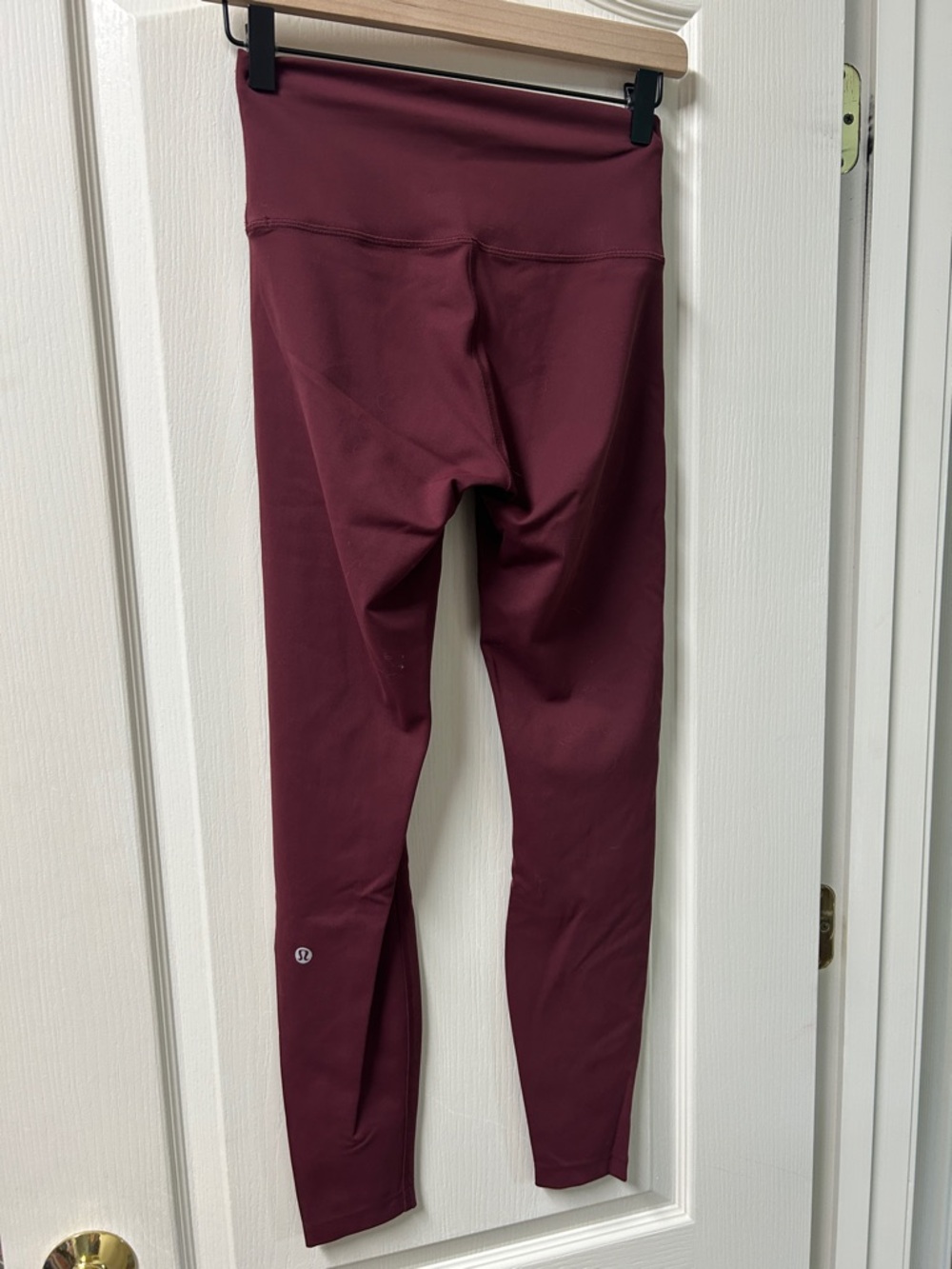 lululemon athletica Women’s Wunder Train 28” High-Rise Leggings in Merlot - Picture 3 of 3